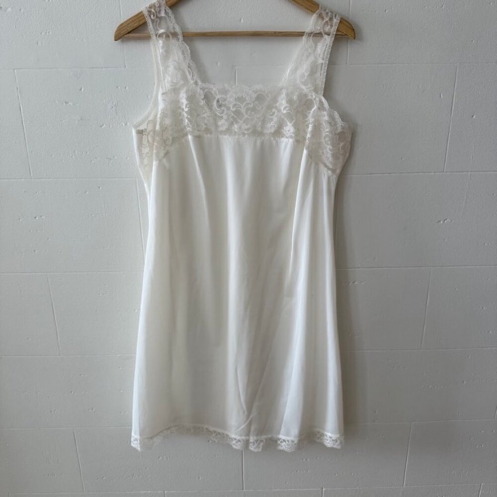 Vanity Fair | Vintage White Lace Slip Dress Romantic Nightgown | Large